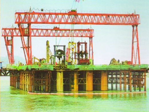鄭州桃花峪黃河大橋主塔墩施工現場